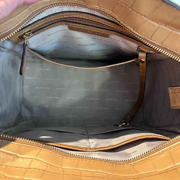 Michael Kors Hamilton Camel Crossbody “Crocodile” Leather Brown Satchel Purse Ex - Picture 5 of 5